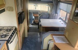 Retro 1989 Winnebago | Modern Upgrades, Sleeps 6