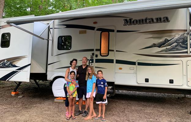 5th wheel, Montana, pet friendly & comfortable