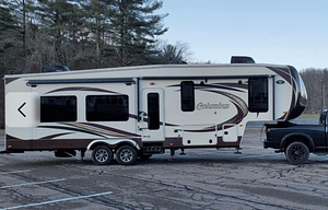 2016 Columbus Compass 340RKC RV rental photo 10