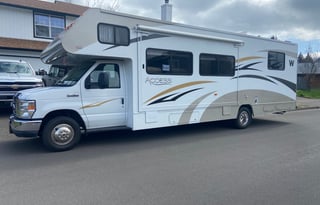 2010 Winnebago Access 31N