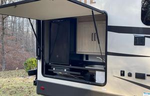 Rockwood Couples Coach w/ Outdoor Kitchen $99/wkdy