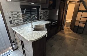 2020 Dutchmen RV Coleman Lantern Series 263BH RV rental photo 4