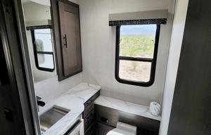2022 FR3 34DS Class-A(Gas) Sleeps Up to 8 + Tent