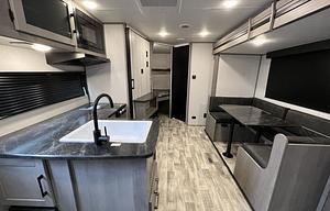 The Cozy Kodiak- Pet Friendly Bunkhouse