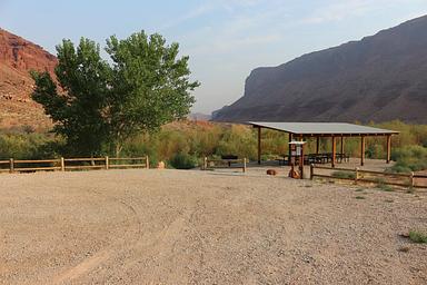 01, Loop: Hittle Bottom Group Site