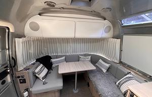 Airstream Globetrotter 27FB