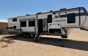 Cliff & Shalauna’s Kid- and Pet-Approved RV Rental