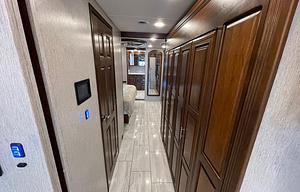 LUXURY RV