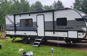 2022 Pioneer BH 250 RV rental photo 6