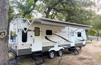 Comfy Zinger 32ft Crossroad, Clean and Fun!
