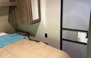 2019 Dutchmen RV Coleman Lantern Series 285BH RV rental photo 12