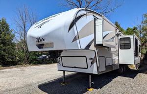 Keystone Cougar | Luxury Chef's Kitchen & 3 Slides