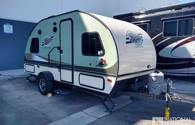 Cozy Contemporary R-Pod