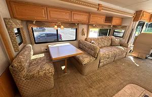 2005 Winnebago Journey 36M