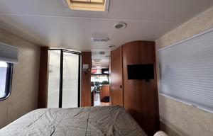 2010 Coachmen Freelander | Clean & Roomy Family RV