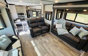 The Cabana Montana - 2021 Montana HC 377FL