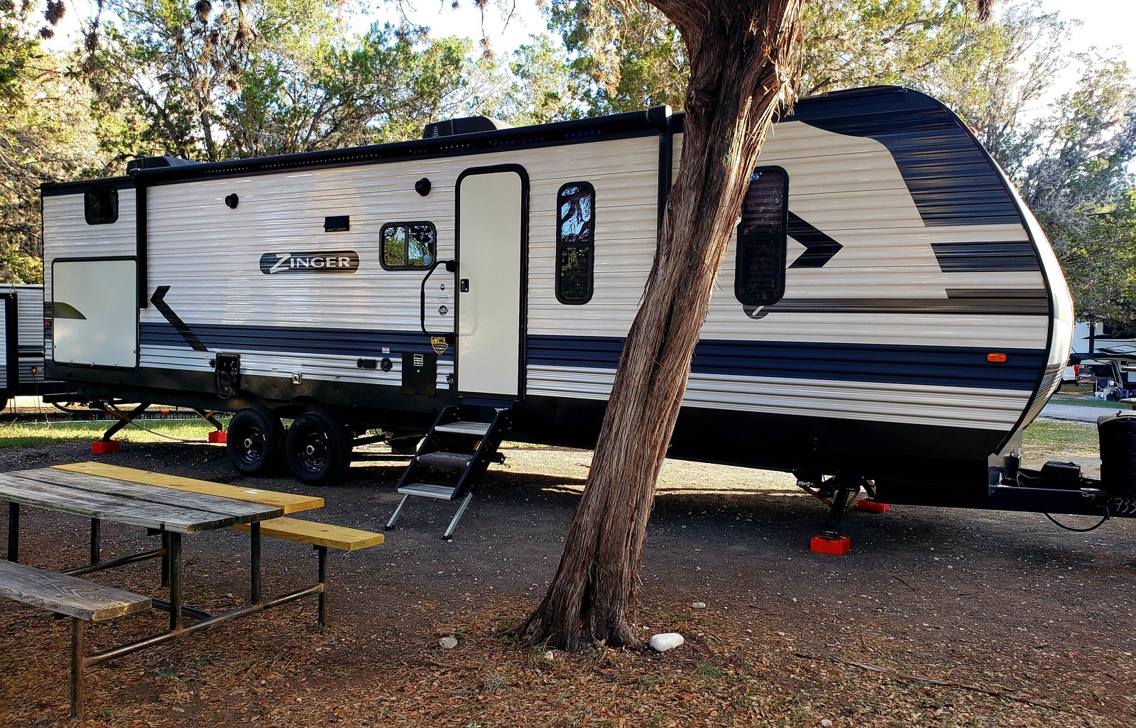 Pride of Texas Family Friendly Zinger RV