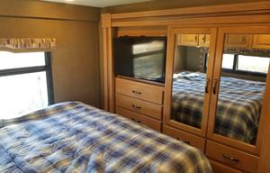 2017 Thor Motor Coach Chateau 31E Bunkhouse