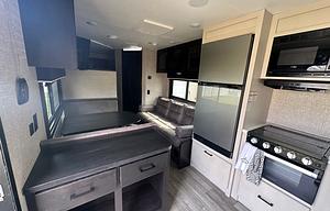 2023 Jayco Jay Flight 274BH RV rental photo 8