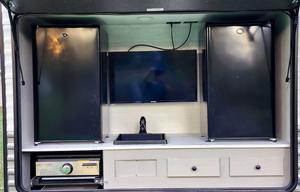 2025 VIKING. Spacious Camper!