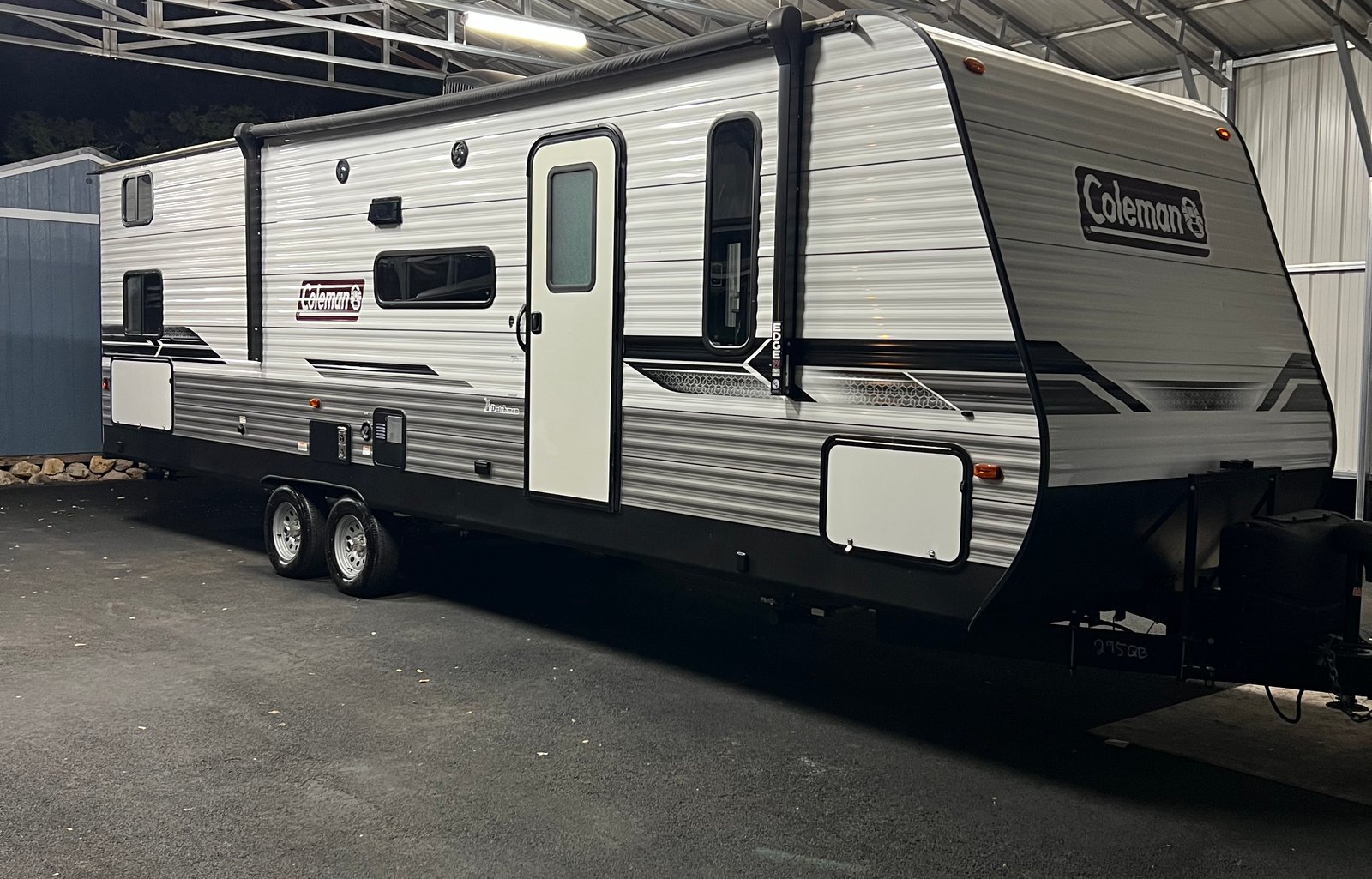 2022 Dutchmen RV Coleman Lantern Series 295QB