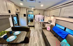 Forest River RV Sunseeker LE 3250DSLE Ford
