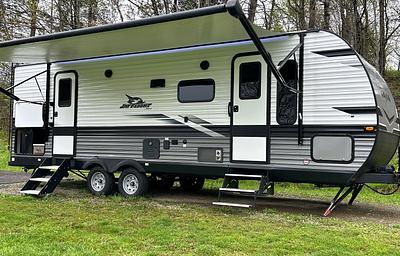 Trailside Escape JANY 2308