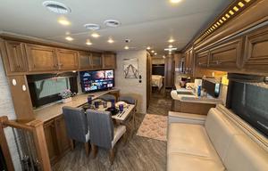 A-6 Newmar  33' , King Bed, Easy-Drive — Sleeps 5