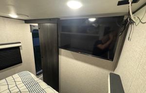 Fully Loaded NE Wisconsin Camper-Sleeps up to 10