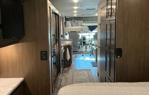 Thor Motor Coach Hurricane 34J