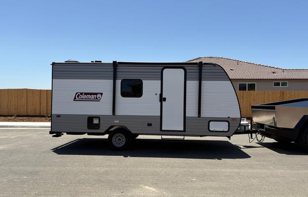Your Hotel on Wheels, Sleeps Up to 6