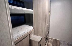2020 Coachmen RV Freedom Express Select 31SE