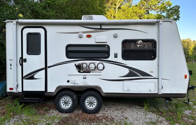 2013 Rockwood Roo 19ft hybrid easy to pull!