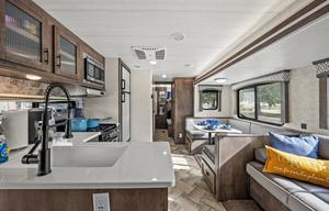 Shasta Lake Evo | Pet Friendly | Spacious | Sac