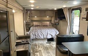 Very comfy couples camper.  Pet friendly too!!