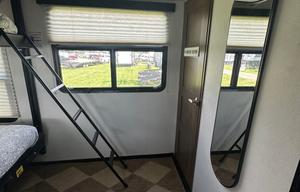 Upscale Getaway On Wheels  (DELIVERY ONLY)