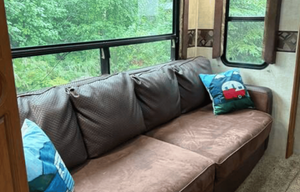 Spacious Toy Hauler Sleeps 8+ Patio/Garage