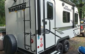 2021 20' Winnebago Minnie Winnie 1708FB