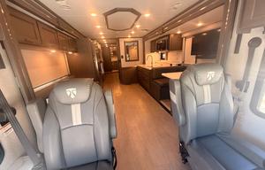 RIVIERA COACH