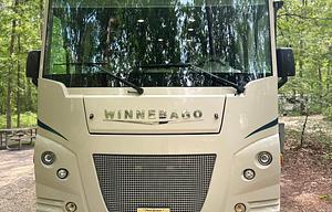 Winnebago-Superior Ride-Deluxe Living-Family Fun