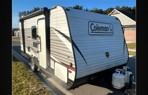 2020 Dutchmen RV Coleman Lantern LT Series 17FQ RV rental photo 8