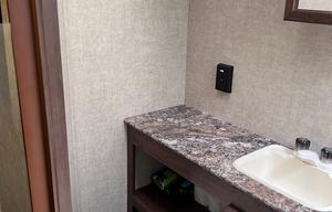 2017 Keystone RV Hideout 21FQWE RV rental photo 5