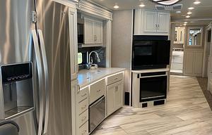 2022 Fleetwood RV Discovery 38N