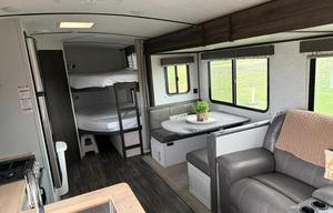 The Hitch Hiker, 32 ft. bunkhouse, 30 amp sleeps 8