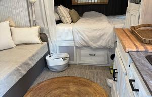 Well Kept Cozy Camper
