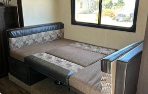 2018 Forest River RV Wildwood X-Lite 221BHXL