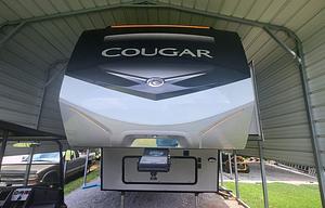 2020 couger  39 ft, like new