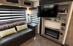 2022 Forest River RV Cherokee Alpha Wolf 26RL-L RV rental photo 12