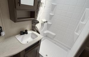 2020 Avenger 32QBI RV rental photo 31