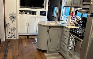 2018 Forest River RV Wildwood 31KQBTS RV rental photo 6